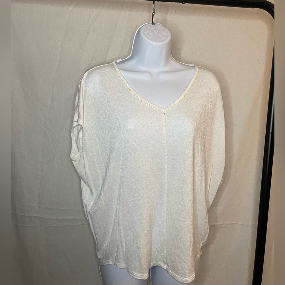 White House Black Market Off White Tshirt Blouse Women’s Small